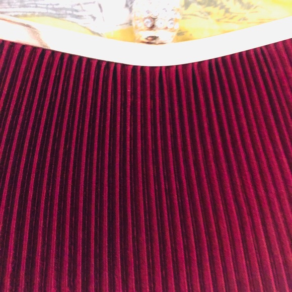 Elegant Burgundy and Gold Evening Purse - Picture 3 of 11